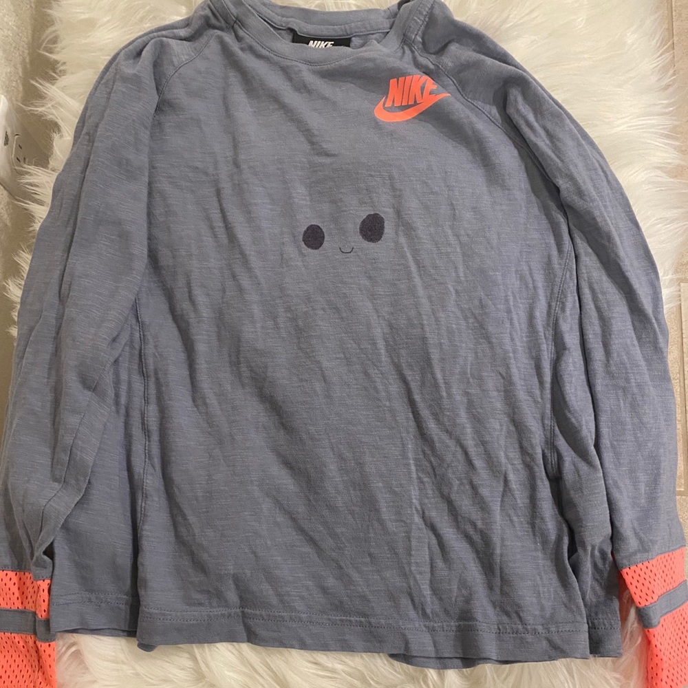 Girls Nike shirt